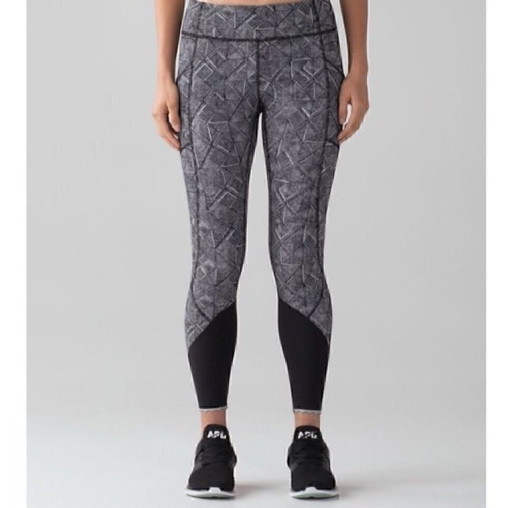 Lululemon Tight Stuff Tight II (25") B&W Print